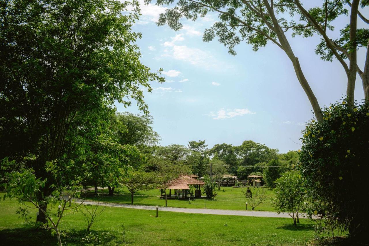 Hotel Santa Esmeralda Bonito  Bagian luar foto